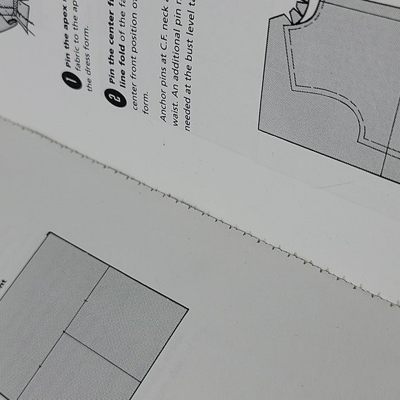 The Art Of Fashion Draping 2nd Edition Connie Amaden-Crawford - Picture 6 of 6